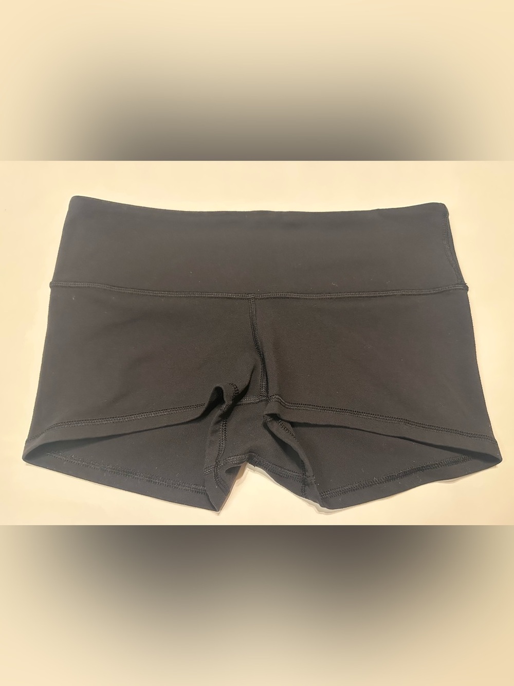 lululemon Wunder Train High-Rise Shorts Black 2” Inseam Everlux Size 8 🖤